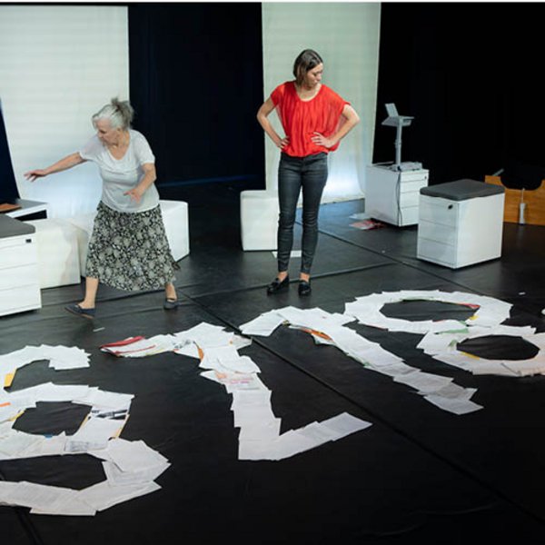 Der Uteruskomplex – Ein Schauprozess - AUSVERKAUFT